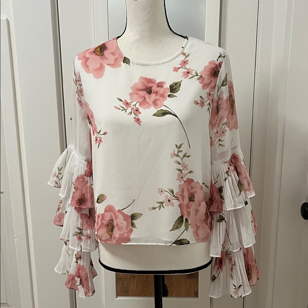 Gorgeous Lucy Paris Poly Crepe Pink Green Floral on White Long Tier Sleeves Sz S